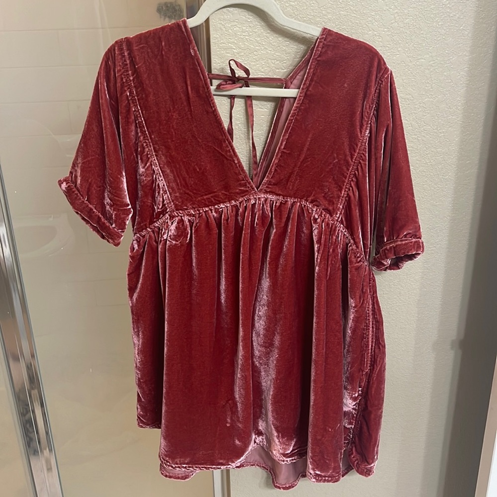 FREE PEOPLE velvet mini dress - Size small - color cherry